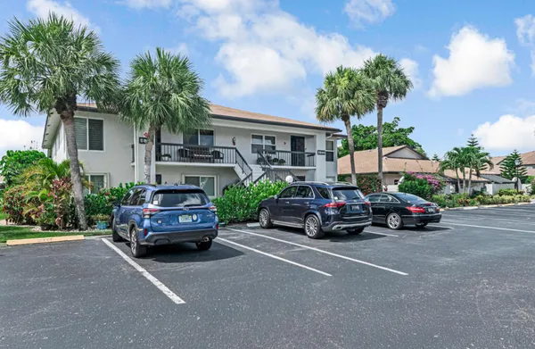 Property Slideshow image 2 of 53 | 5844 areca palm ct c, Delray Beach, FL, 33484