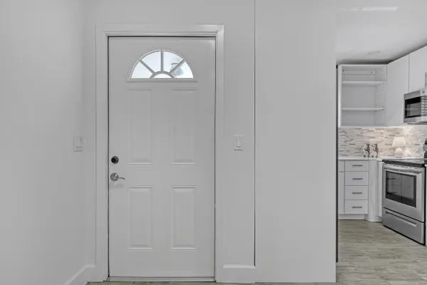 Property Slideshow image 3 of 43 | 2940 crosley dr, West Palm Beach, FL, 33415