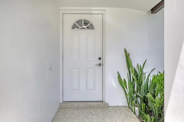 Property Slideshow image 2 of 43 | 2940 crosley dr, West Palm Beach, FL, 33415