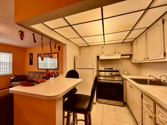 Property Slideshow image 3 of 15 | 131 camden f f, West Palm Beach, FL, 33417
