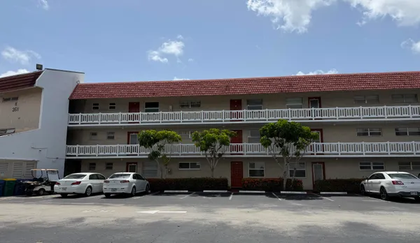 Property Slideshow image 2 of 16 | 3511 inverrary dr 208, Lauderhill, FL, 33319