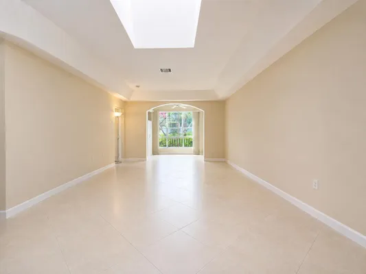 Property Slideshow image 2 of 38 | 12598 crystal pointe dr b, Boynton Beach, FL, 33437