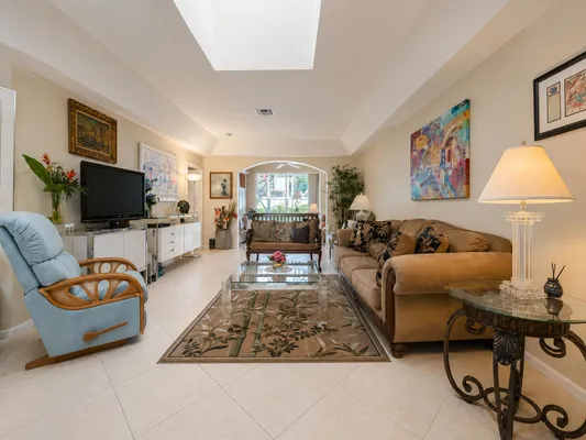 Property Slideshow image 3 of 38 | 12598 crystal pointe dr b, Boynton Beach, FL, 33437