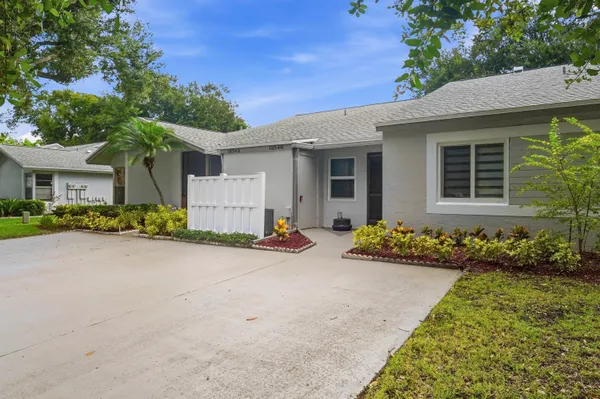 Property Slideshow image 2 of 29 | 18546 horizon ave 168, Boca Raton, FL, 33496