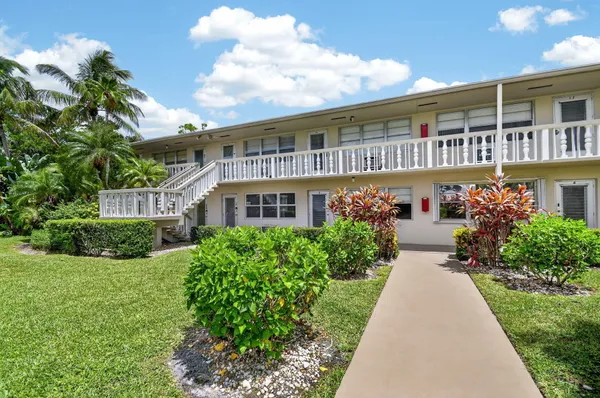 Property Slideshow image 3 of 46 | 16 sussex a a, West Palm Beach, FL, 33417
