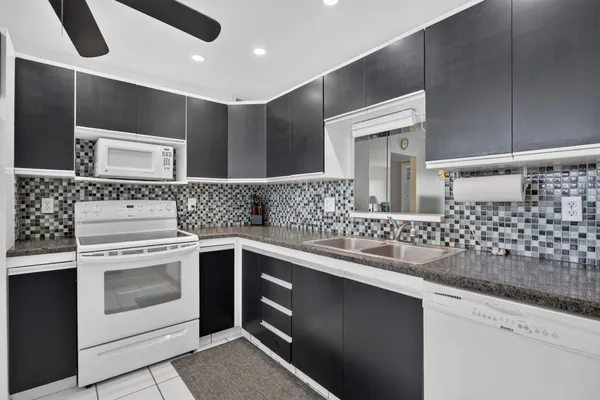 Property Slideshow image 3 of 32 | 2301 lucaya ln d4, Coconut Creek, FL, 33066