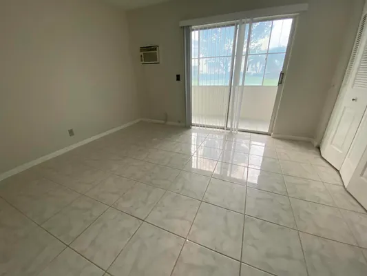 Property Slideshow image 3 of 11 | 152 camden g g, West Palm Beach, FL, 33417