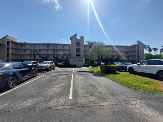 Property Slideshow image 2 of 41 | 6795 huntington ln 405, Delray Beach, FL, 33446