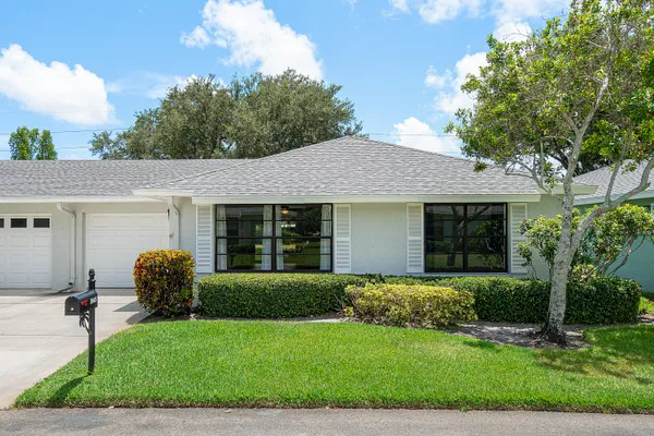 Property Slideshow image 2 of 30 | 9945 papaya tree trl b, Boynton Beach, FL, 33436