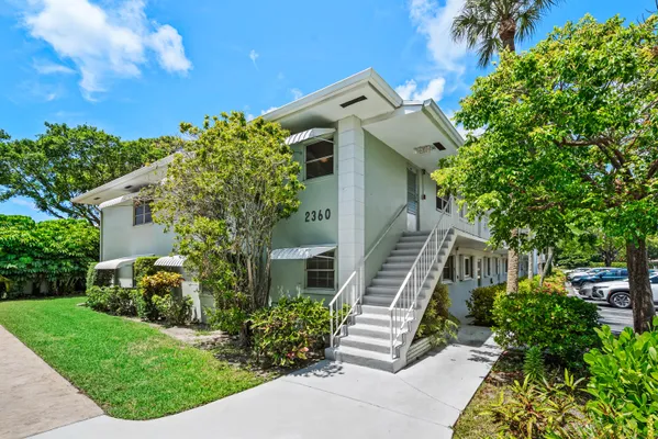 Property Slideshow image 2 of 23 | 2360 sw 22nd ave 402, Delray Beach, FL, 33445