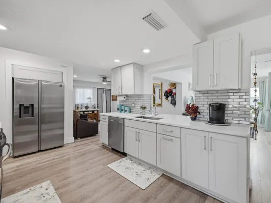 Property Slideshow image 3 of 32 | 1545 nw 70th ln, Margate, FL, 33063