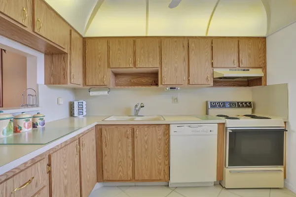 Property Slideshow image 3 of 31 | 6850 royal palm blvd 202g, Margate, FL, 33063