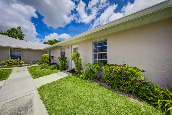Property Slideshow image 3 of 29 | 546 covered bridge blvd a, Lake Worth, FL, 33467