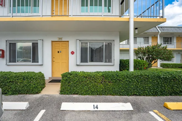 Property Slideshow image 2 of 44 | 3120 lake osborne dr 7 106, Lake Worth Beach, FL, 33461