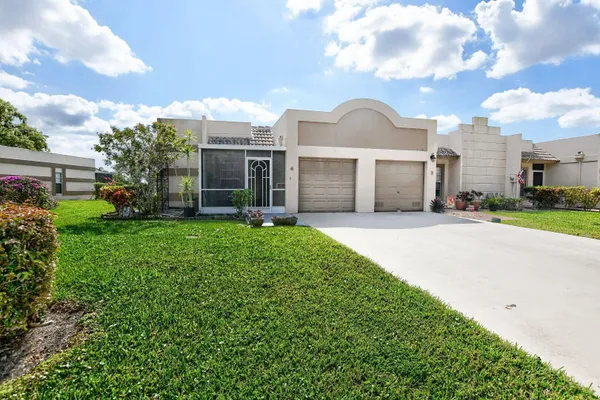 Property Slideshow image 2 of 41 | 9244 flynn #4 cir, Boca Raton, FL, 33496