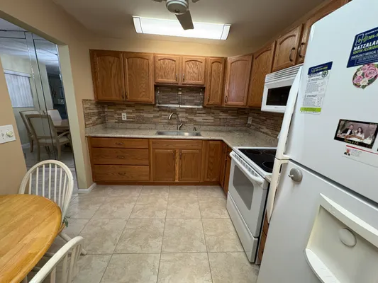 Property Slideshow image 2 of 24 | 160 plymouth v v, West Palm Beach, FL, 33417