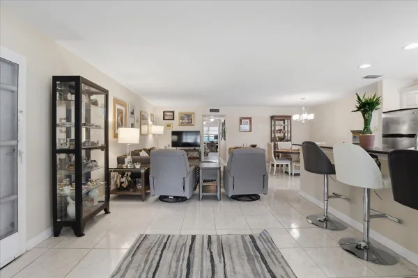 Property Slideshow image 2 of 22 | 1172 s drive cir b, Delray Beach, FL, 33445