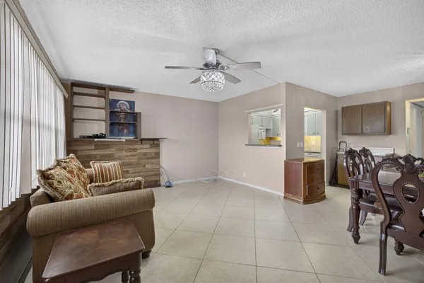 Property Slideshow image 3 of 38 | 456 southampton c c, West Palm Beach, FL, 33417