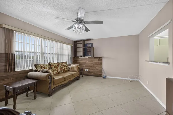 Property Slideshow image 2 of 38 | 456 southampton c c, West Palm Beach, FL, 33417