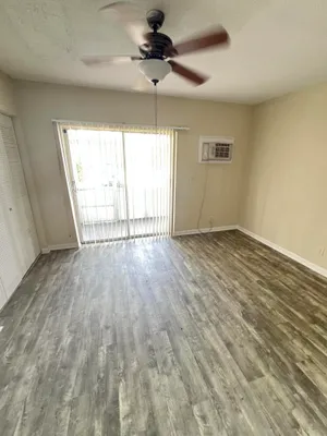 Property Slideshow image 2 of 13 | 31 norwich b 31, West Palm Beach, FL, 33417