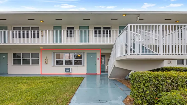Property Slideshow image 2 of 29 | 200 horizons 106, Boynton Beach, FL, 33435