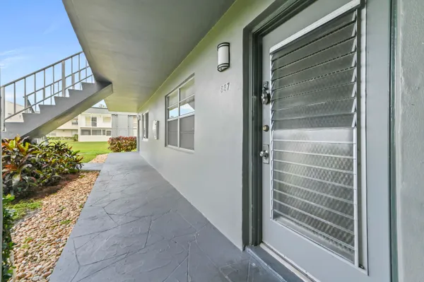 Property Slideshow image 2 of 32 | 887 normandy, Delray Beach, FL, 33484