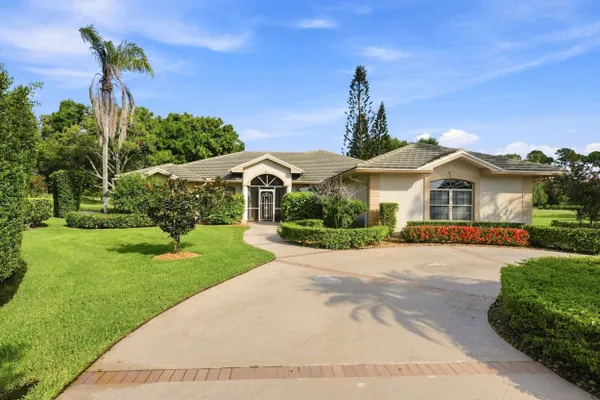 Property Slideshow image 2 of 49 | 3608 twin lakes ter, Fort Pierce, FL, 34951