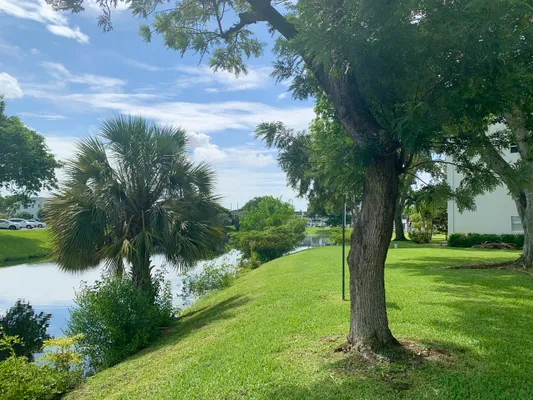 Property Slideshow image 3 of 49 | 1040 newport h 1040, Deerfield Beach, FL, 33442