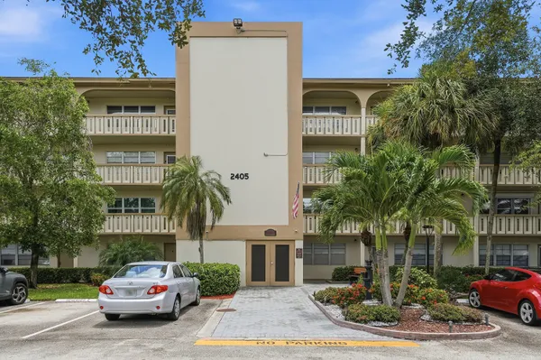 Property Slideshow image 2 of 31 | 2405 antigua cir l1, Coconut Creek, FL, 33066