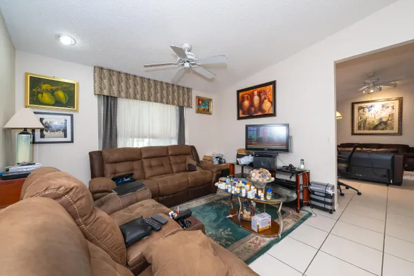 Property Slideshow image 3 of 50 | 3973 summer chase ct, Lake Worth, FL, 33467