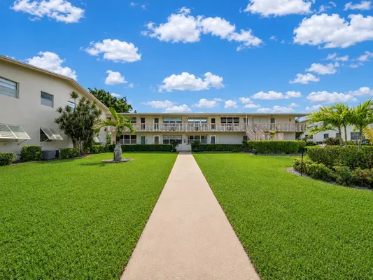 Property Slideshow image 2 of 30 | 43 berkshire b b, West Palm Beach, FL, 33417
