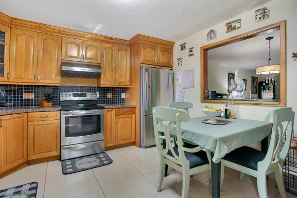 Property Slideshow image 2 of 20 | 211 s hollybrook dr 107, Pembroke Pines, FL, 33025