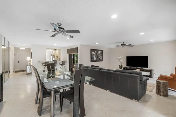 Property Slideshow image 2 of 59 | 33 southport ln a, Boynton Beach, FL, 33436