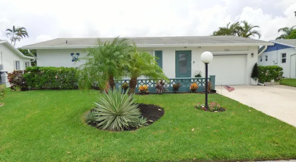 Property Slideshow image 2 of 7 | 3610 joseph dr, West Palm Beach, FL, 33417