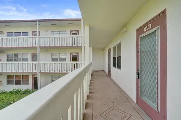 Property Slideshow image 3 of 27 | 566 fanshaw, Boca Raton, FL, 33434