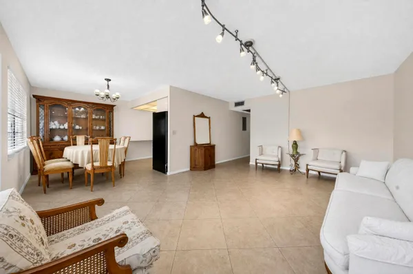 Property Slideshow image 3 of 18 | 206 richmond a 206, Deerfield Beach, FL, 33442