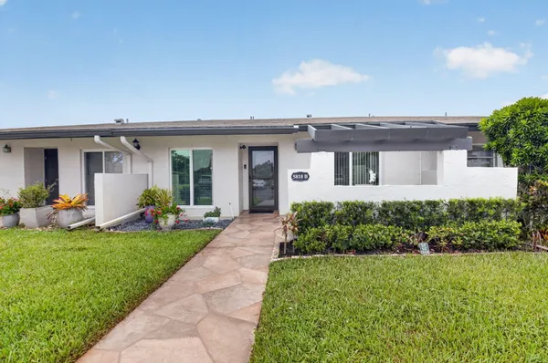 Property Slideshow image 3 of 70 | 5810 areca palm ct b, Delray Beach, FL, 33484