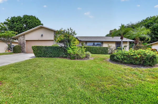 Property Slideshow image 3 of 72 | 999 nw 23rd ln, Delray Beach, FL, 33445