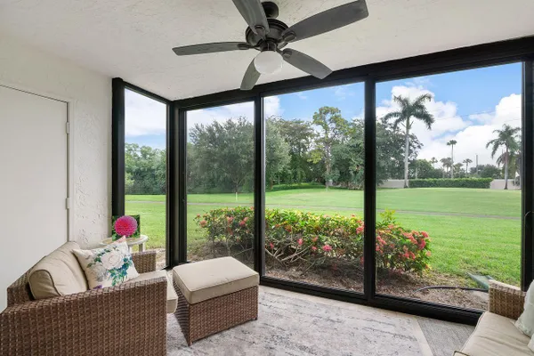 Property Slideshow image 2 of 44 | 5055 oak hill ln 213, Delray Beach, FL, 33484