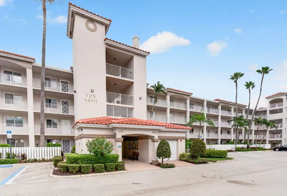 Property Slideshow image 2 of 72 | 14111 royal vista dr 407, Delray Beach, FL, 33484