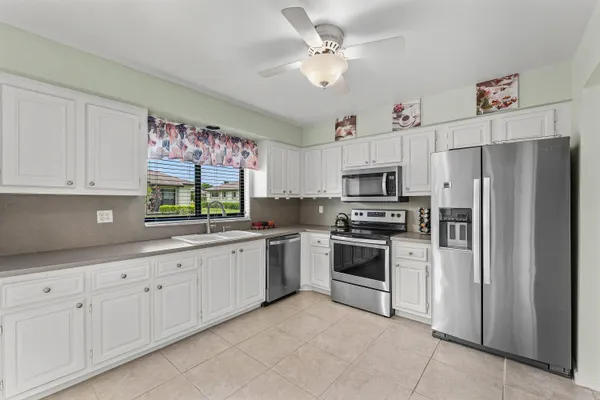 Property Slideshow image 3 of 27 | 4869 equestrian rd a, Boynton Beach, FL, 33436