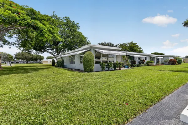 Property Slideshow image 2 of 43 | 235 high point ct a, Delray Beach, FL, 33445