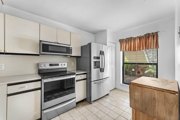 Property Slideshow image 3 of 25 | 3349 lucerne park dr, Greenacres, FL, 33467