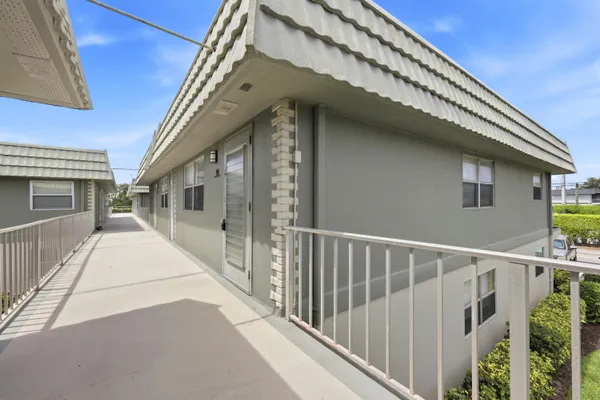 Property Slideshow image 3 of 34 | 91 flanders b b, Delray Beach, FL, 33484