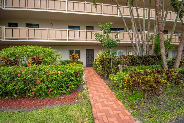 Property Slideshow image 3 of 36 | 14360 strathmore ln 102, Delray Beach, FL, 33446