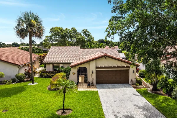 Property Slideshow image 2 of 50 | 5569 lakeview mews dr, Boynton Beach, FL, 33437