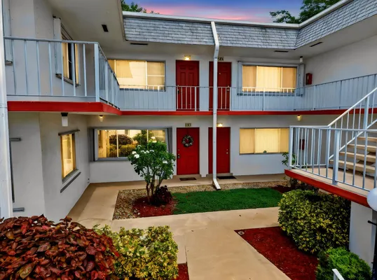 Property Slideshow image 3 of 38 | 3120 cynthia ln 107, Lake Worth, FL, 33461