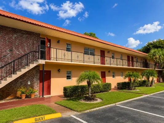 Property Slideshow image 3 of 18 | 1979 sw palm city rd g, Stuart, FL, 34994