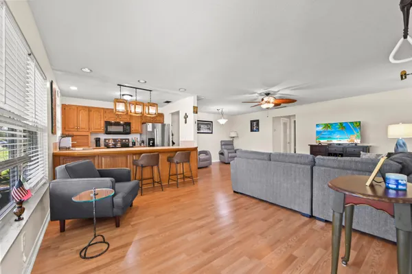 Property Slideshow image 3 of 29 | 360 high point ct c, Boynton Beach, FL, 33435
