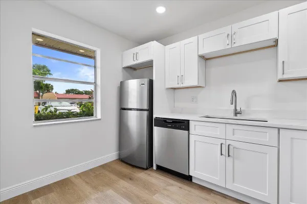 Property Slideshow image 3 of 26 | 154 lake barbara dr, West Palm Beach, FL, 33411